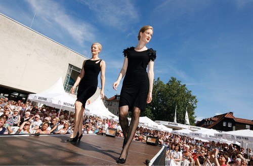 Brunhilde Rieber präsentiert auch dieses Jahr wieder ihre beliebte Modenschau.