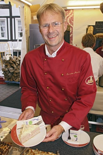 Hermann Niehaves, schon seit Jahren einer der Gastronomen des Festes der Sinne, ist der neue Organisationsleiter von Menden à la carte. (Foto: Peter Gerber)