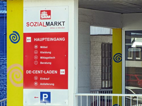 Der Eingang des Sozialmarktes des SKFM an der Fröndenberger Straße.