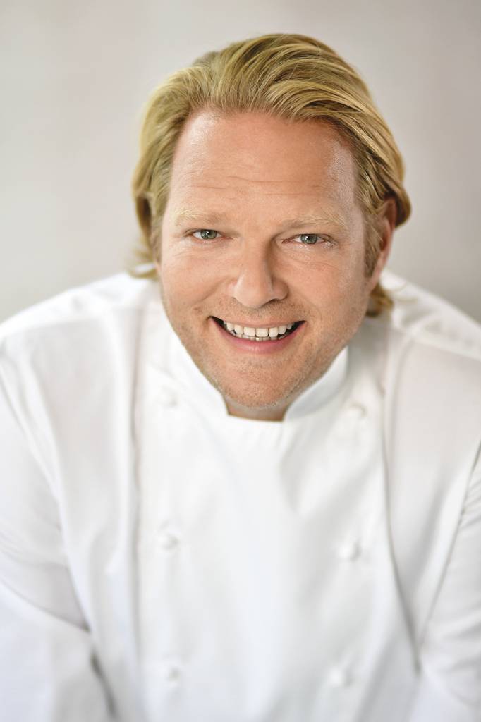 Der aus dem Fernsehen bekannte Sternekoch Björn Freitag kommt zu einer unterhaltsamen Kochshow nach Menden. (Foto: Justyna Schwertner)